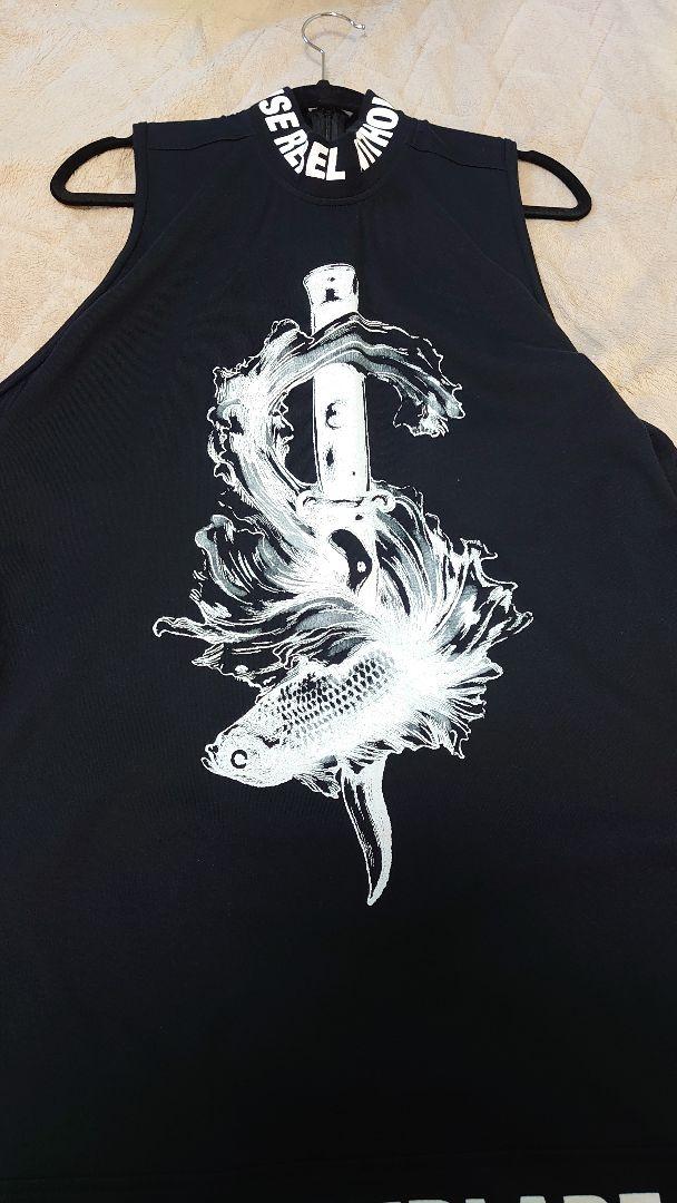 ずっと気になってた SWITCHBLADE SLEEVELESS HIGH NECK Tシャツ